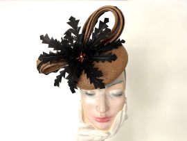 Fascinator gold Sisol mit Federblume.jpg